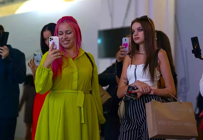 Frameless Exhibition At Ukrainian Fashion Week 6