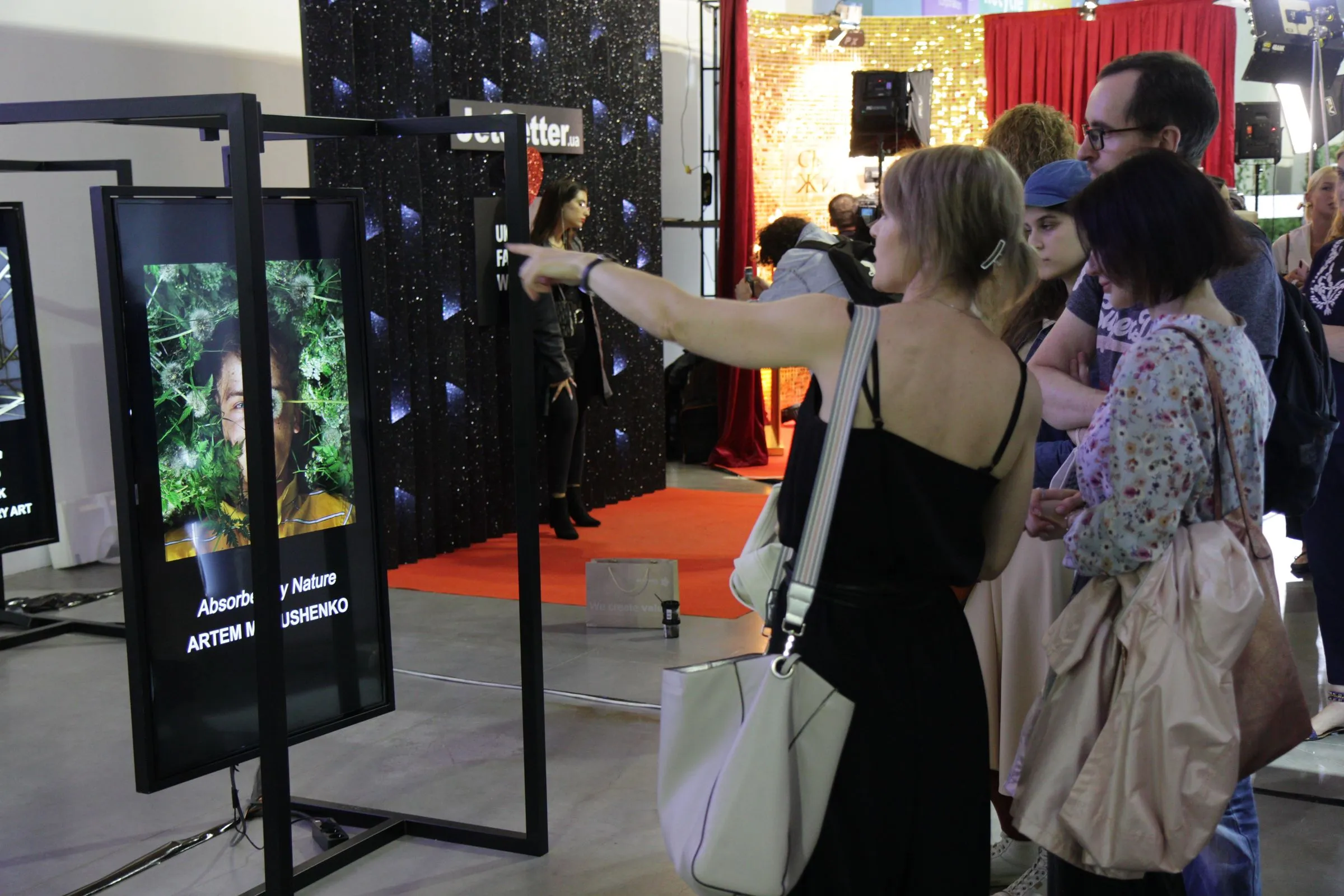 Frameless Exhibition At Ukrainian Fashion Week 8