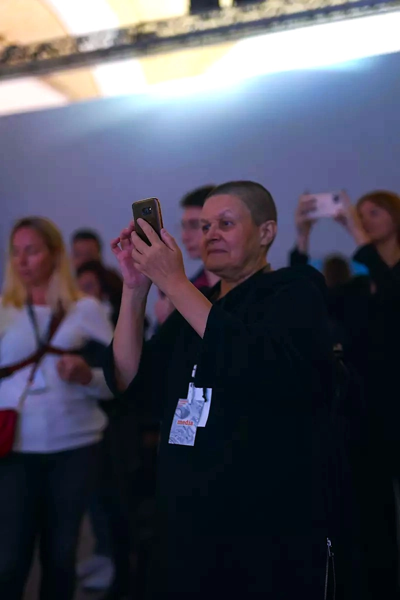 Frameless Exhibition At Ukrainian Fashion Week 5